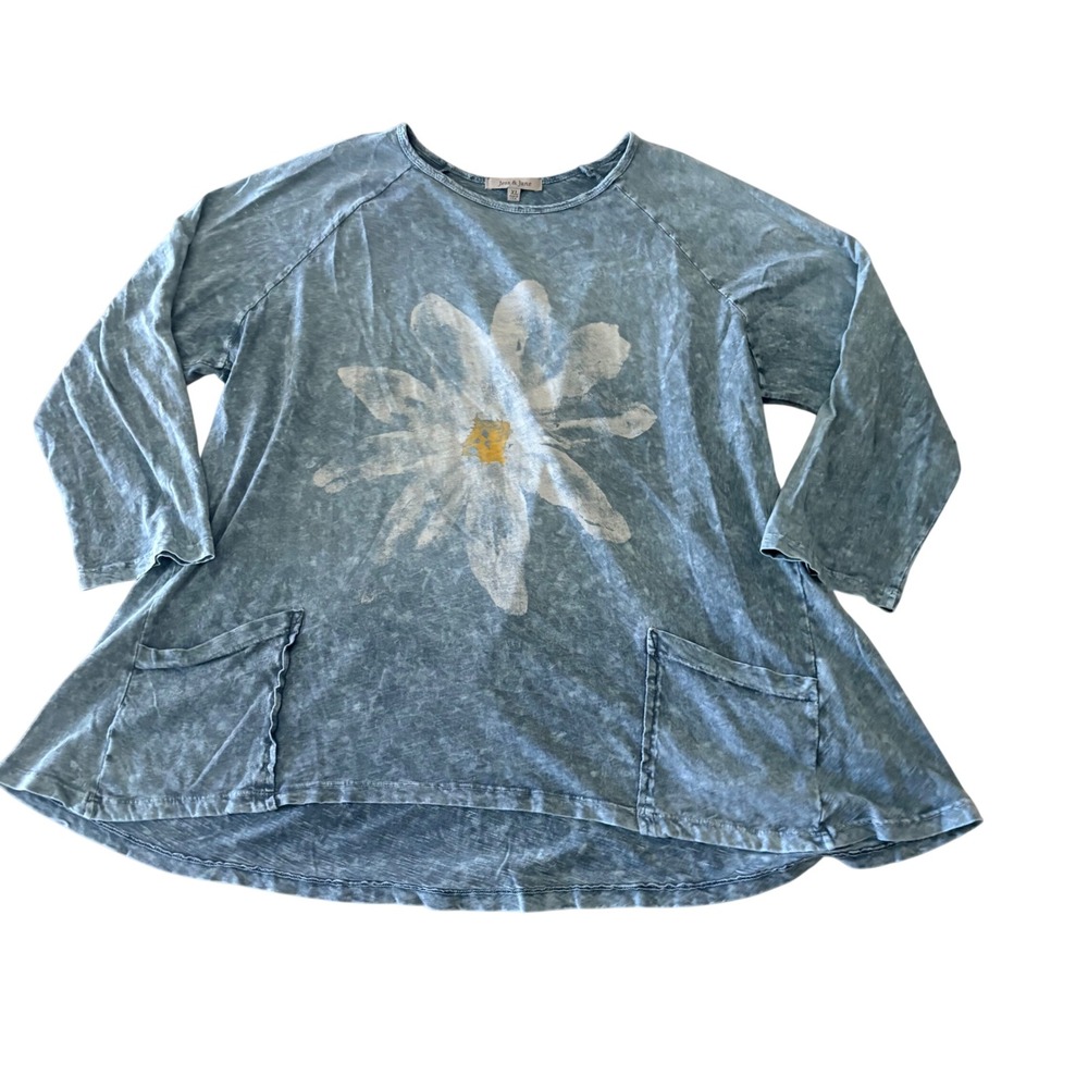 Jess & Jane Blue Mineral Wash Daisy Graphic Tunic Top XL Cotton Pocket M12-000
